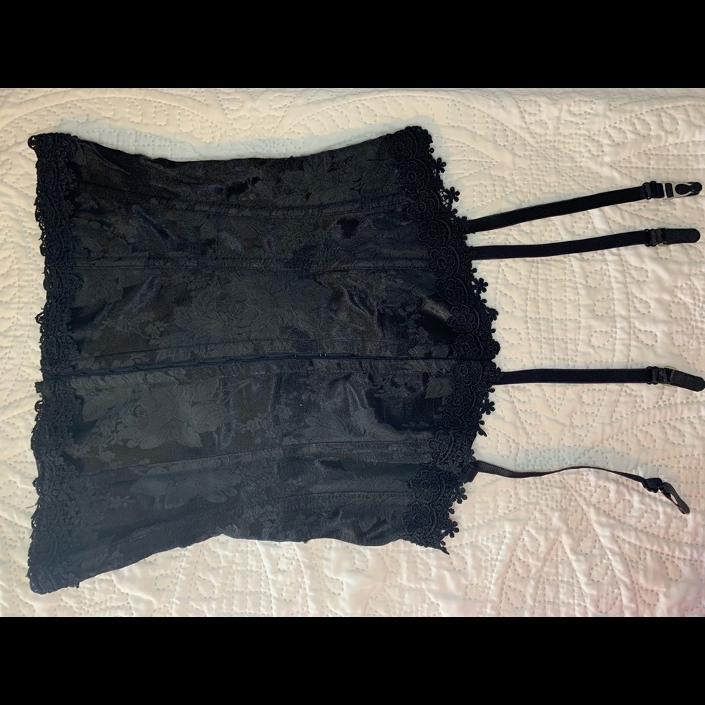 Black Bustier🏡MOVING SALE! MAKE AN OFFER!!!! 💖